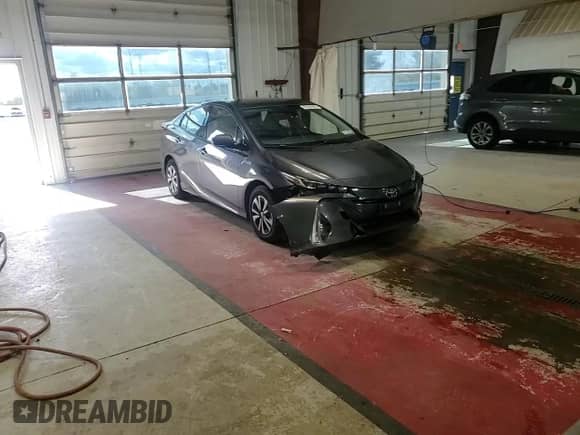 2018 Toyota Prius Plus with VIN JTDKARFP0J3094010, listed as a Copart auction lot 82364905 with 134,611 mi miles and Salvage title. Bid and sale history available at DreamBid. Image 13.