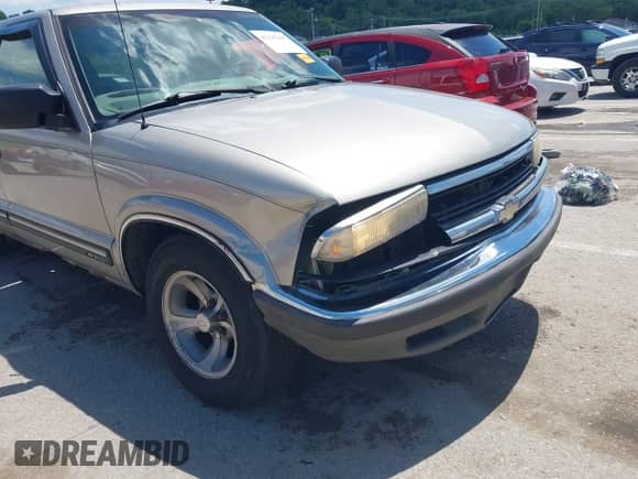 1999 Chevrolet S-10 LS с VIN 1GCCS19X2X8161443, выставлен на аукционе IAAI как лот 42347897 с пробегом 126 400 миль миль и . История ставок и продаж доступна на DreamBid. Изображение 6.