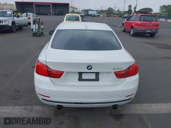 2014 BMW 4 Series 435i xDrive z VIN WBA3R5C59EK186119, wystawiony jako IAAI lot #41968020 z przebiegiem 97 187 mil mil oraz . Historia ofert i sprzedaży dostępna na DreamBid. Obrazek 17.