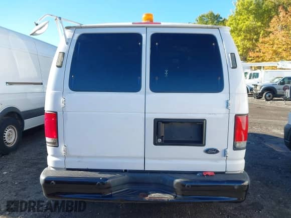 2014 Ford Econoline Cargo Commercial z VIN 1FTNE2EL9EDB13743, wystawiony jako IAAI lot #43338690 z przebiegiem 141 497 mil mil oraz . Historia ofert i sprzedaży dostępna na DreamBid. Obrazek 16.