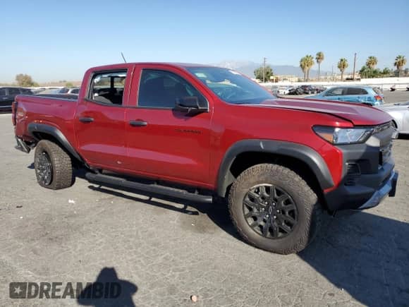 2024 Chevrolet Colorado 4WD Trail Boss with VIN 1GCPTEEK0R1149108, listed as a Copart auction lot 70298004 with 5,504 mi miles and Salvage title. Bid and sale history available at DreamBid. Image 4.