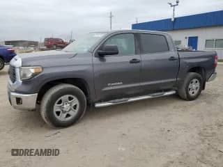 2019 Toyota Tundra SR5 с VIN 5TFEM5F1XKX141529, выставлен на аукционе Copart как лот 81093724 с пробегом 253 694 миль миль и Списание • Salvage title. История ставок и продаж доступна на DreamBid. Изображение 1.