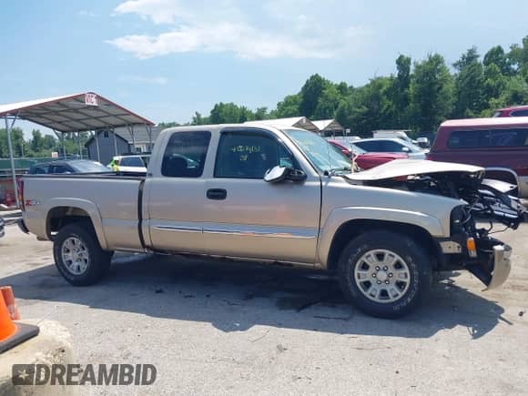 2004 GMC Sierra 1500 SLE with VIN 2GTEK19T641320369, listed as a IAAI auction lot 42674131 with 180,220 mi miles and . Bid and sale history available at DreamBid. Image 13.