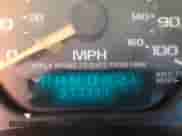 2002 Chevrolet Silverado 1500HD LT z VIN 1GCGC13U22F224865, wystawiony jako Copart lot #55067025 z przebiegiem 377 747 mil mil oraz Szkoda całkowita • Salvage title. Historia ofert i sprzedaży dostępna na DreamBid. Obrazek 9.