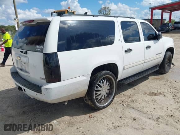 2010 Chevrolet Suburban LS с VIN 1GNUCHE01AR165298, выставлен на аукционе IAAI как лот 43326410 с пробегом 205 693 миль миль и . История ставок и продаж доступна на DreamBid. Изображение 4.