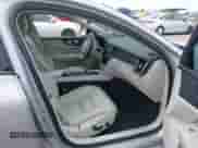 2024 Volvo S60 Plus Dark Theme z VIN 7JRL12FL9RG284662, wystawiony jako IAAI lot #42224795 z przebiegiem 15 019 mil mil oraz . Historia ofert i sprzedaży dostępna na DreamBid. Obrazek 5.