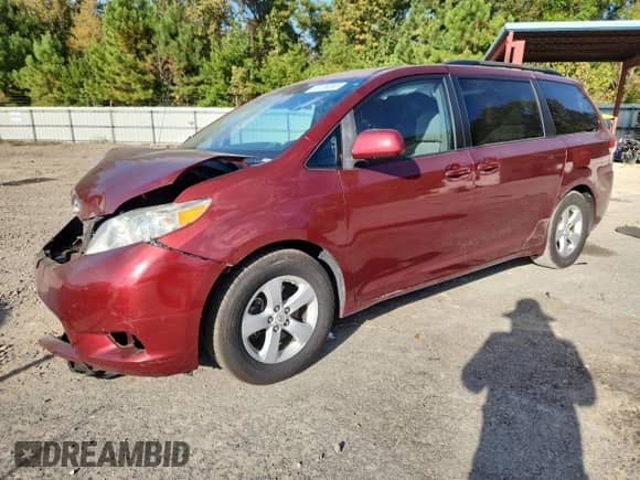 2011 Toyota Sienna LE with VIN 5TDKK3DC1BS156752, listed as a Copart auction lot 87236265 with 167,457 mi miles and Clean title. Bid and sale history available at DreamBid. Image 1.