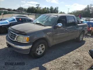 2002 Ford F-150 XLT с VIN 1FTRW07642KC13380, выставлен на аукционе Copart как лот 81409595 с пробегом 251 387 миль миль и Списание • Salvage title. История ставок и продаж доступна на DreamBid. Изображение 1.