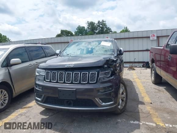 2020 Jeep Grand Cherokee Summit с VIN 1C4RJFJT0LC137054, выставлен на аукционе IAAI как лот 42235704 с пробегом 70 000 миль миль и . История ставок и продаж доступна на DreamBid. Изображение 12.