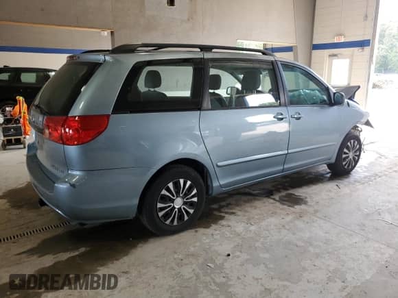 2010 Toyota Sienna CE z VIN 5TDKK4CC0AS341428, wystawiony jako Copart lot #84025485 z przebiegiem Nie podano mil oraz Szkoda całkowita • Salvage title. Historia ofert i sprzedaży dostępna na DreamBid. Obrazek 3.