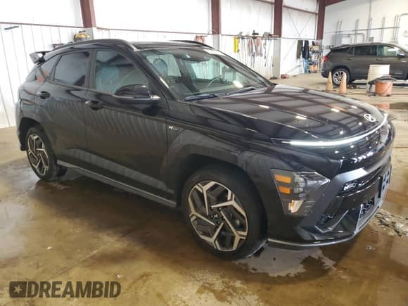 2024 Hyundai Kona N Line z VIN KM8HACA33RU153659, wystawiony jako Copart lot #68350015 z przebiegiem 11 086 mil mil oraz Szkoda całkowita • Salvage title. Historia ofert i sprzedaży dostępna na DreamBid. Obrazek 4.