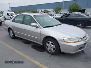 1998 Honda Accord EX с VIN 1HGCG6673WA139236, выставлен на аукционе IAAI как лот 42820922 с пробегом 268 880 миль миль и . История ставок и продаж доступна на DreamBid. Изображение 1.