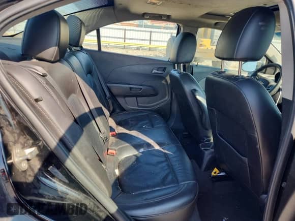 2020 Chevrolet Sonic Premier z VIN 1G1JF5SB3L4119133, wystawiony jako Copart lot #70523335 z przebiegiem 138 883 mil mil oraz Szkoda całkowita • Salvage title. Historia ofert i sprzedaży dostępna na DreamBid. Obrazek 10.