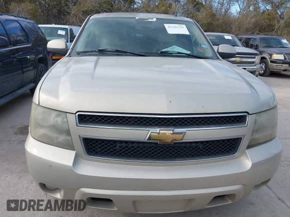 2007 Chevrolet Suburban LS с VIN 1GNFC16J77R264823, выставлен на аукционе IAAI как лот 41703755 с пробегом Не указан миль и . История ставок и продаж доступна на DreamBid. Изображение 6.