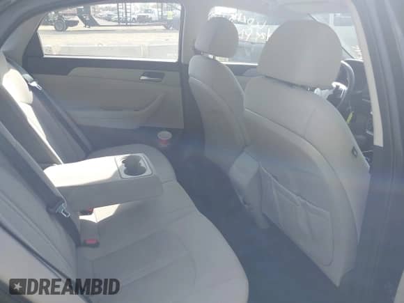 2019 Hyundai Sonata SE с VIN 5NPE24AFXKH784445, выставлен на аукционе IAAI как лот 43298191 с пробегом 61 817 миль миль и . История ставок и продаж доступна на DreamBid. Изображение 8.