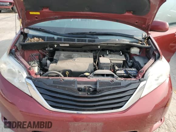 2014 Toyota Sienna LE with VIN 5TDKK3DC5ES453186, listed as a Copart auction lot 58608075 with 152,732 mi miles and Salvage title. Bid and sale history available at DreamBid. Image 12.
