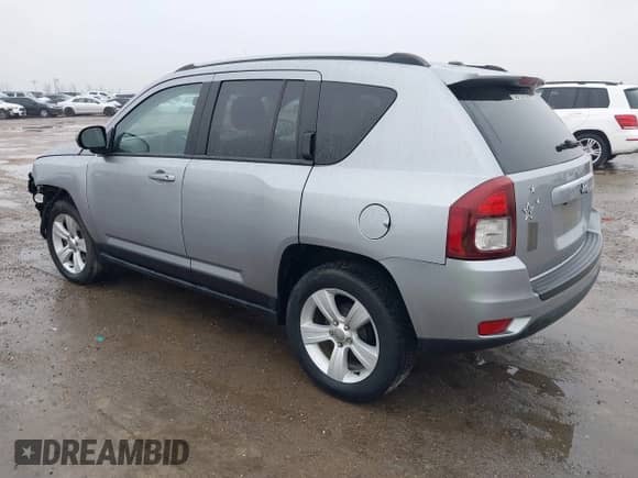 2017 Jeep Compass Sport с VIN 1C4NJCBA7HD124023, выставлен на аукционе IAAI как лот 41436187 с пробегом Не указан миль и . История ставок и продаж доступна на DreamBid. Изображение 3.