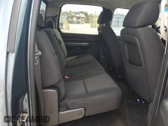 2011 Chevrolet Silverado 1500 LT z VIN 3GCPCSE04BG267540, wystawiony jako Copart lot #85493405 z przebiegiem Nie podano mil oraz Szkoda całkowita • Salvage title. Historia ofert i sprzedaży dostępna na DreamBid. Obrazek 10.