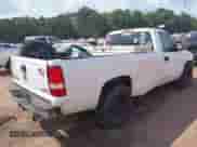 2002 GMC Sierra 1500 SL z VIN 1GTEC14V62Z900828, wystawiony jako IAAI lot #43205215 z przebiegiem Nie podano mil oraz . Historia ofert i sprzedaży dostępna na DreamBid. Obrazek 4.