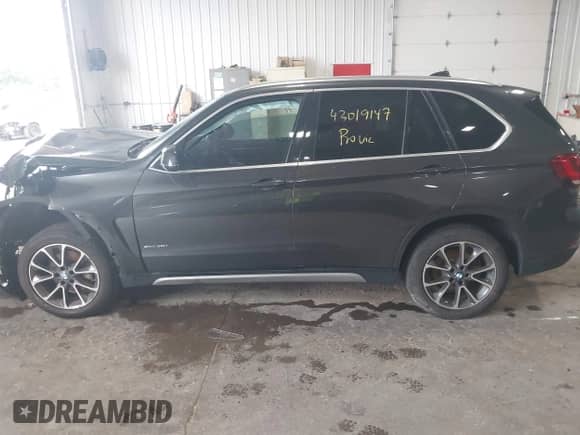 2017 BMW X5 xDrive35i с VIN 5UXKR0C51H0V67947, выставлен на аукционе IAAI как лот 43019147 с пробегом 134 793 миль миль и . История ставок и продаж доступна на DreamBid. Изображение 13.