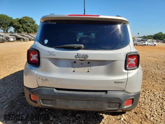 2017 Jeep Renegade Latitude с VIN ZACCJBBB4HPF58752, выставлен на аукционе Copart как лот 70830765 с пробегом 108 367 миль миль и Списание • Salvage title. История ставок и продаж доступна на DreamBid. Изображение 6.