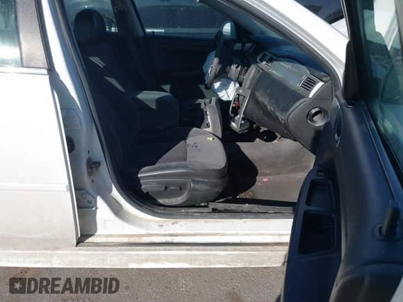 2009 Chevrolet Impala Police Police z VIN 2G1WS57M391319753, wystawiony jako IAAI lot #41801351 z przebiegiem 201 321 mil mil oraz . Historia ofert i sprzedaży dostępna na DreamBid. Obrazek 5.