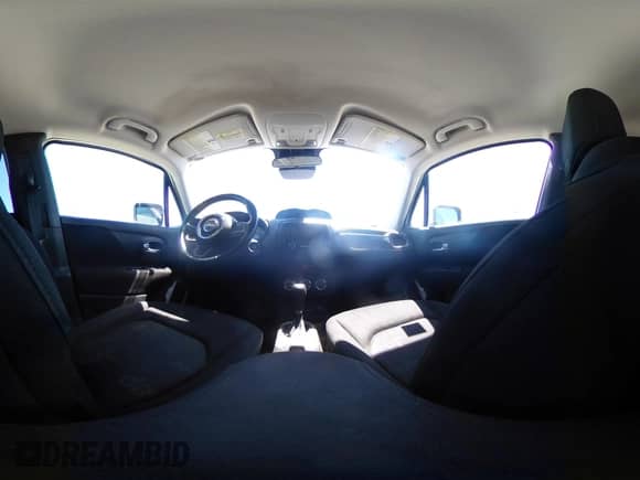 2017 Jeep Renegade Latitude z VIN ZACCJABB9HPE58639, wystawiony jako IAAI lot #42083266 z przebiegiem 154 061 mil mil oraz . Historia ofert i sprzedaży dostępna na DreamBid. Obrazek 19.