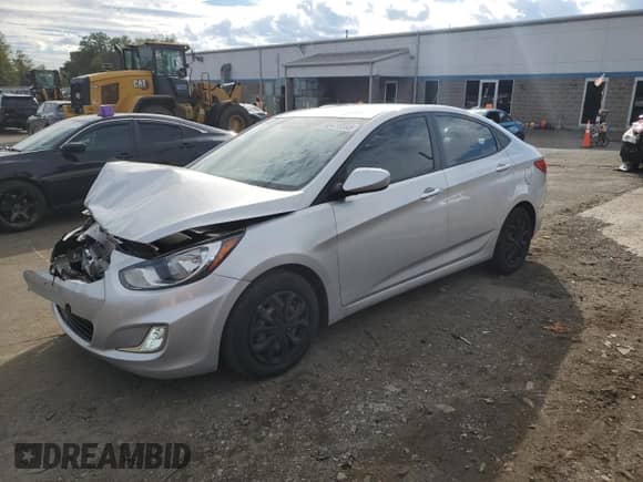 2014 Hyundai Accent GLS z VIN KMHCT4AE5EU703823, wystawiony jako Copart lot #86420595 z przebiegiem 132 910 mil mil oraz Szkoda całkowita • Salvage title. Historia ofert i sprzedaży dostępna na DreamBid. Obrazek 1.