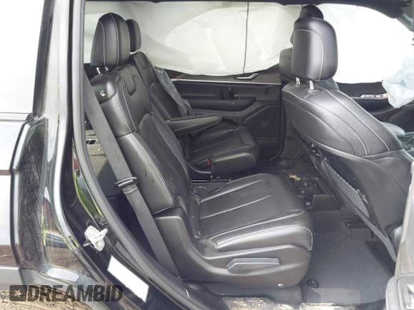 2024 Jeep Grand Cherokee Limited with VIN 1C4RJKBG0R8534639, listed as a IAAI auction lot 42681238 with 33,974 mi miles and . Bid and sale history available at DreamBid. Image 8.