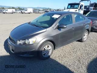 2013 Chevrolet Sonic LT с VIN 1G1JC5SH8D4206864, выставлен на аукционе IAAI как лот 43242983 с пробегом 134 554 миль миль и . История ставок и продаж доступна на DreamBid. Изображение 2.