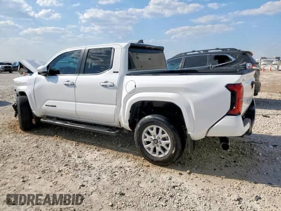 2024 Toyota Tacoma SR5 with VIN 3TMKB5FN9RM012984, listed as a Copart auction lot 81443195 with 16,677 mi miles and Clean title. Bid and sale history available at DreamBid. Image 2.