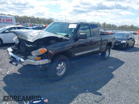 2003 GMC Sierra 1500 SLT z VIN 2GTEK19T131325073, wystawiony jako IAAI lot #42018525 z przebiegiem 338 659 mil mil oraz . Historia ofert i sprzedaży dostępna na DreamBid. Obrazek 2.