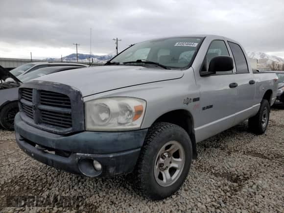 2008 Dodge 1500 ST with VIN 1D7HU18268J238062, listed as a Copart auction lot 84924664 with 171,135 mi miles and Salvage title. Bid and sale history available at DreamBid. Image 1.