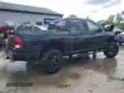 2018 Ram 1500 Night z VIN 1C6RR7MT2JS212700, wystawiony jako Copart lot #57653515 z przebiegiem Nie podano mil oraz Nie do naprawy • Non repairable. Historia ofert i sprzedaży dostępna na DreamBid. Obrazek 3.