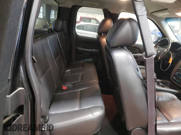 2013 Chevrolet Silverado 1500 LTZ z VIN 1GCRKTE72DZ414083, wystawiony jako Copart lot #49009385 z przebiegiem 180 241 mil mil oraz Szkoda całkowita • Salvage title. Historia ofert i sprzedaży dostępna na DreamBid. Obrazek 10.