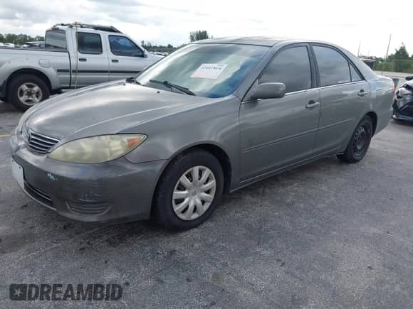 2005 Toyota Camry LE с VIN 4T1BE32K25U569423, выставлен на аукционе IAAI как лот 43407814 с пробегом 175 595 миль миль и . История ставок и продаж доступна на DreamBid. Изображение 2.