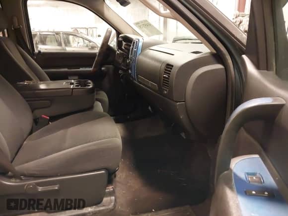 2008 GMC Sierra 1500 SLE1 with VIN 3GTEK13378G240326, listed as a IAAI auction lot 41457315 with 193,637 mi miles and . Bid and sale history available at DreamBid. Image 5.