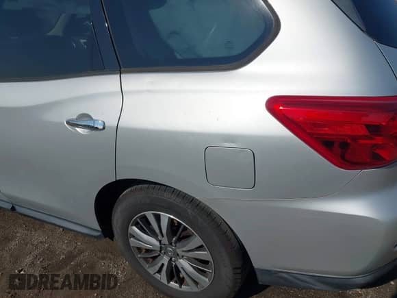 2019 Nissan Pathfinder S z VIN 5N1DR2MNXKC629366, wystawiony jako IAAI lot #42943140 z przebiegiem 165 192 mil mil oraz . Historia ofert i sprzedaży dostępna na DreamBid. Obrazek 19.