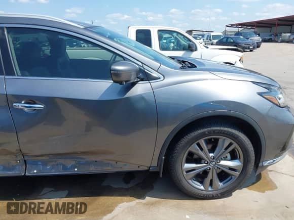 2021 Nissan Murano Platinum z VIN 5N1AZ2DS9MC103600, wystawiony jako IAAI lot #42324545 z przebiegiem 50 207 mil mil oraz . Historia ofert i sprzedaży dostępna na DreamBid. Obrazek 18.