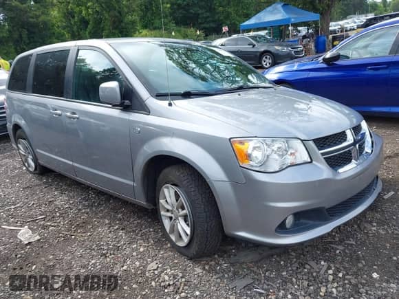2019 Dodge Grand Caravan SE z VIN 2C4RDGBG5KR805516, wystawiony jako IAAI lot #42680617 z przebiegiem 45 585 mil mil oraz . Historia ofert i sprzedaży dostępna na DreamBid. Obrazek 1.
