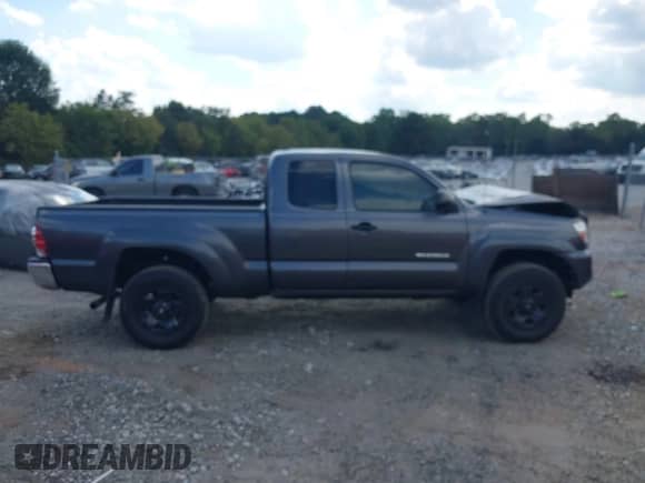 2015 Toyota Tacoma PreRunner with VIN 5TFTU4GN7FX086935, listed as a IAAI auction lot 43307807 with 200,000 mi miles and . Bid and sale history available at DreamBid. Image 14.
