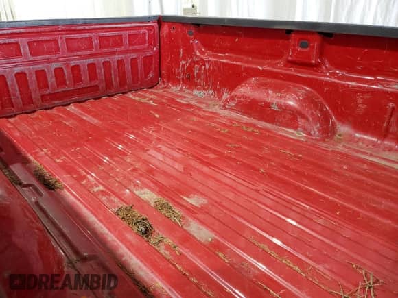 2014 Chevrolet Silverado 1500 Work Truck z VIN 1GCNCPEC3EZ327827, wystawiony jako Copart lot #56360095 z przebiegiem 233 639 mil mil oraz Czysty tytuł • Clean title. Historia ofert i sprzedaży dostępna na DreamBid. Obrazek 10.