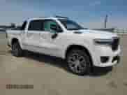 2025 Ram 1500 z VIN 1C6SRFKP5SN615510, wystawiony jako Copart lot #52185475 z przebiegiem 593 mil mil oraz Szkoda całkowita • Salvage title. Historia ofert i sprzedaży dostępna na DreamBid. Obrazek 4.