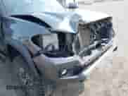 2023 Toyota Tacoma SR z VIN 3TMCZ5AN4PM571394, wystawiony jako IAAI lot #43129720 z przebiegiem 44 374 mil mil oraz . Historia ofert i sprzedaży dostępna na DreamBid. Obrazek 6.