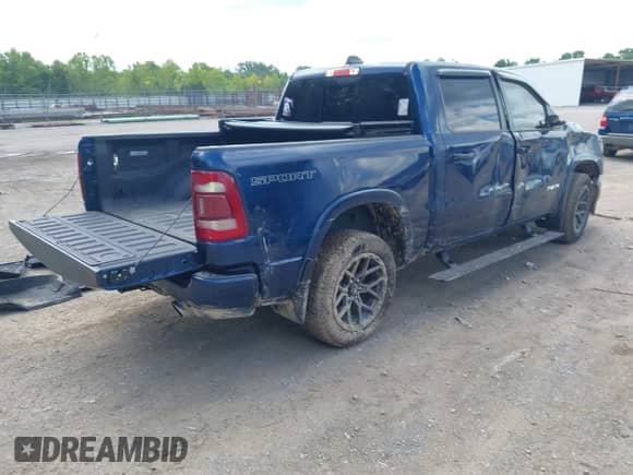 2020 Ram 1500 Laramie z VIN 1C6SRFJT4LN307504, wystawiony jako IAAI lot #42882754 z przebiegiem 100 563 mil mil oraz . Historia ofert i sprzedaży dostępna na DreamBid. Obrazek 4.