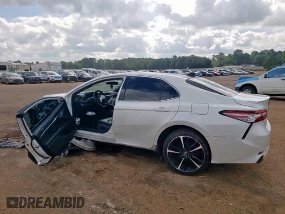 2019 Toyota Camry XSE z VIN 4T1B61HK9KU819244, wystawiony jako Copart lot #81748655 z przebiegiem 89 117 mil mil oraz Szkoda całkowita • Salvage title. Historia ofert i sprzedaży dostępna na DreamBid. Obrazek 2.