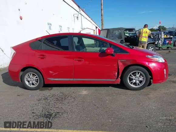 2011 Toyota Prius III with VIN JTDKN3DU2B5360787, listed as a IAAI auction lot 43475014 with 264,120 mi miles and . Bid and sale history available at DreamBid. Image 13.