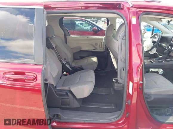 2022 Toyota Sienna LE with VIN 5TDKRKEC7NS096484, listed as a IAAI auction lot 43357285 with 68,794 mi miles and . Bid and sale history available at DreamBid. Image 8.