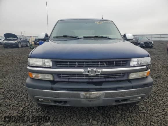 2002 Chevrolet Silverado 1500 LS z VIN 2GCEK19T621134585, wystawiony jako Copart lot #82629095 z przebiegiem 154 674 mil mil oraz Czysty tytuł • Clean title. Historia ofert i sprzedaży dostępna na DreamBid. Obrazek 5.