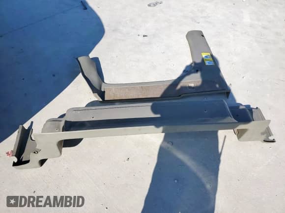 2006 Toyota Sienna XLE z VIN 5TDZA22C16S466372, wystawiony jako Copart lot #70100815 z przebiegiem Nie podano mil oraz Czysty tytuł • Clean title. Historia ofert i sprzedaży dostępna na DreamBid. Obrazek 13.